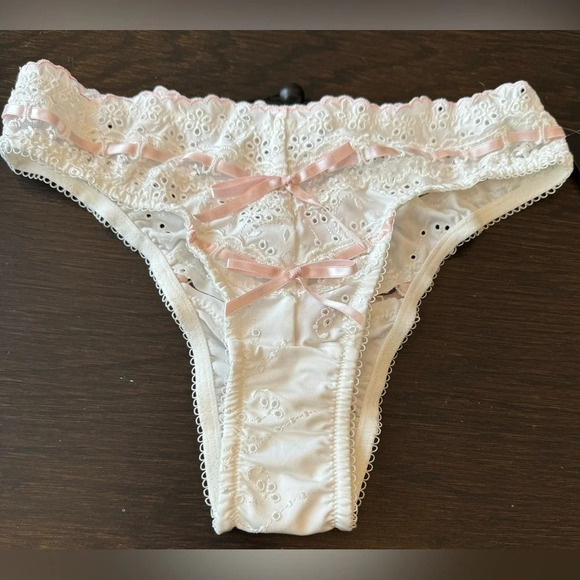 NEW FOR LOVE & LEMONS White Pink Eyelet Lace Ribbon Panty Size XS lingerie rare - Picture 1 of 5